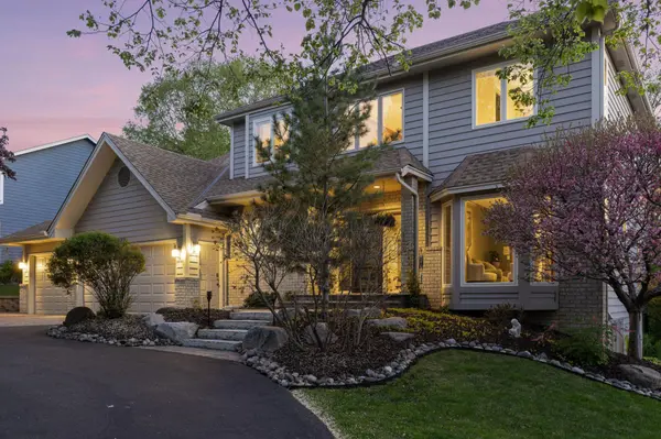 6820 Lorena LN, Eden Prairie, MN 55346