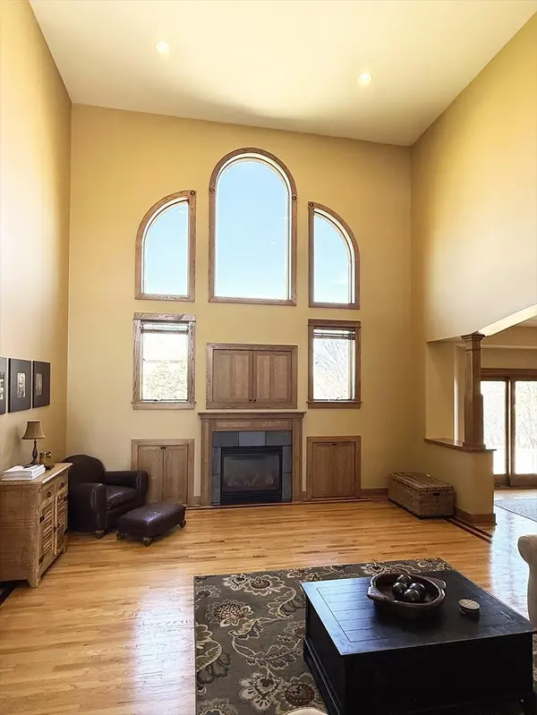 1633 Dupre RD, Centerville, MN 55038