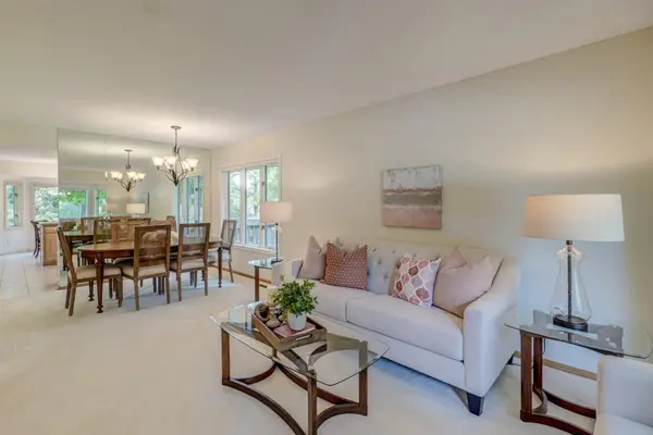 2201 Ferris LN, Roseville, MN 55113