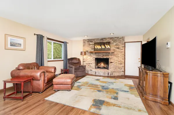 3013 Bluffs DR, Mound, MN 55364