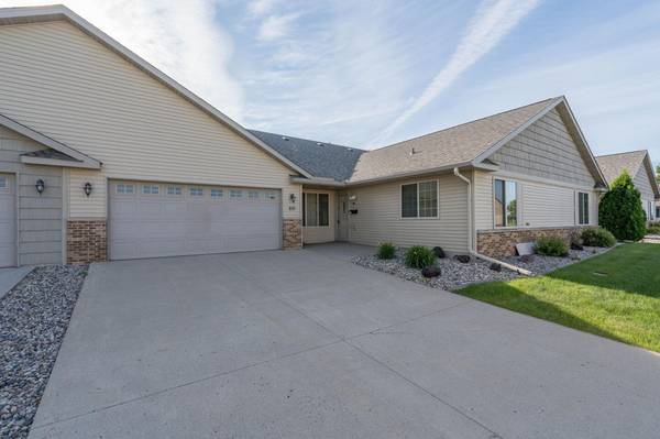 109 Palmer PATH, Mankato, MN 56001