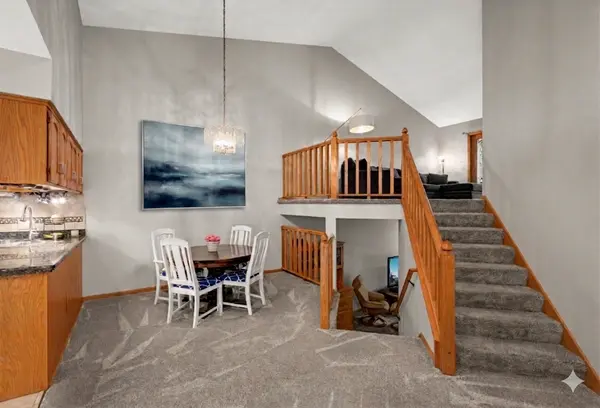 2716 River Woods LN, Burnsville, MN 55337