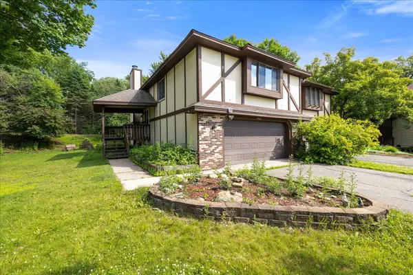 7405 Scot TER, Eden Prairie, MN 55346