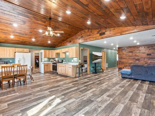 408 Main ST E, Bertha, MN 56437