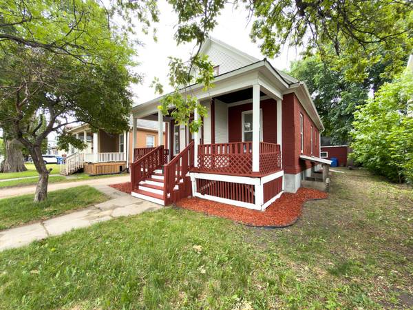 1346 1st AVE S, Fargo, ND 58103