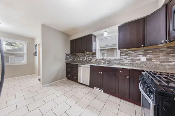 1004 Western AVE N, Saint Paul, MN 55117