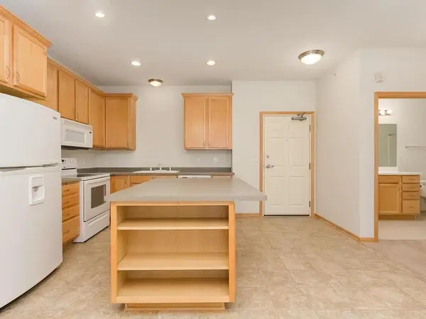 3600 Wooddale AVE S #304, Saint Louis Park, MN 55416