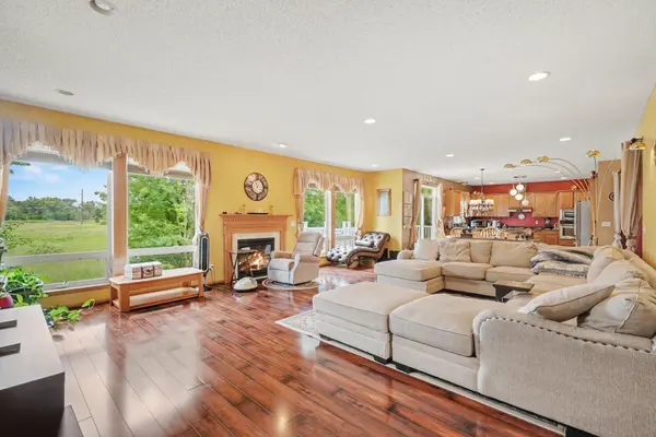6452 Pheasant Hills DR, Hugo, MN 55038