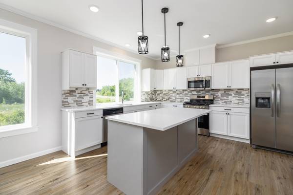 100 Schwinghammer DR, Albany, MN 56307