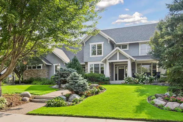 3300 Crestmoor Bay, Woodbury, MN 55125
