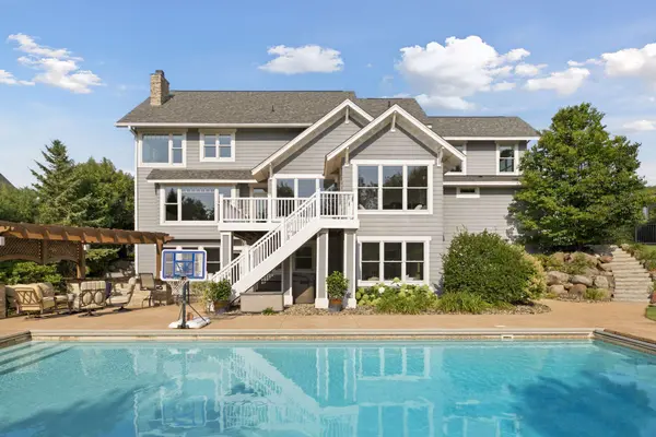 3300 Crestmoor Bay, Woodbury, MN 55125