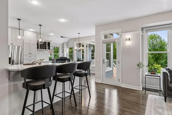 3300 Crestmoor Bay, Woodbury, MN 55125
