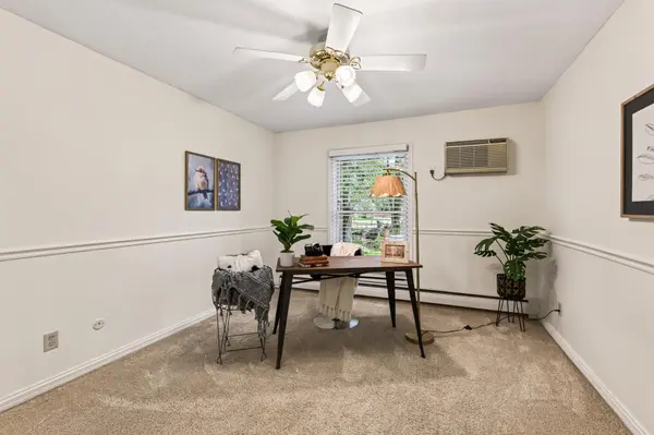 2800 Hamline AVE N #102, Roseville, MN 55113