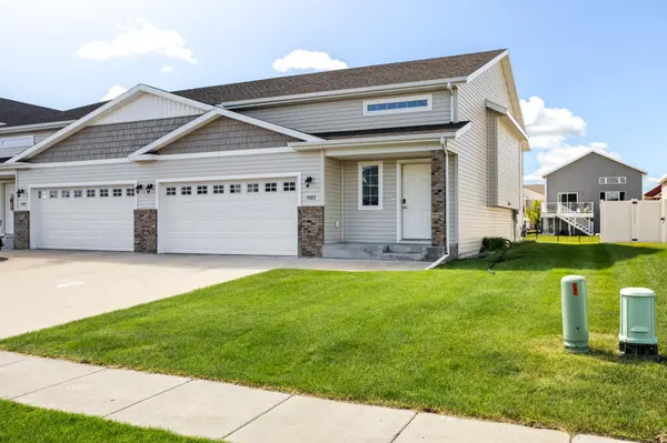 1023 29th AVE W, West Fargo, ND 58078