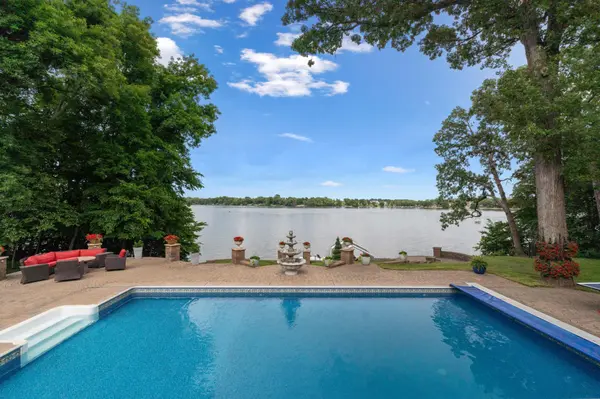 25701 Willow LN, New Prague, MN 56071