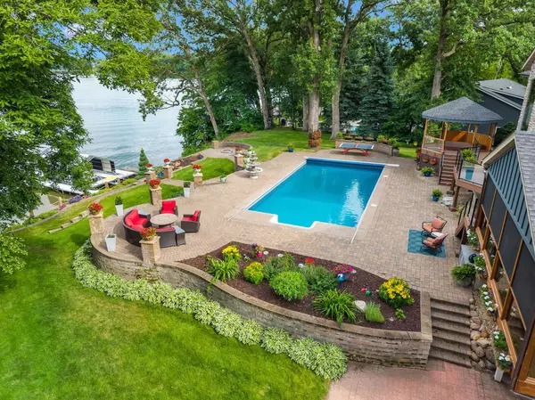 25701 Willow LN, New Prague, MN 56071