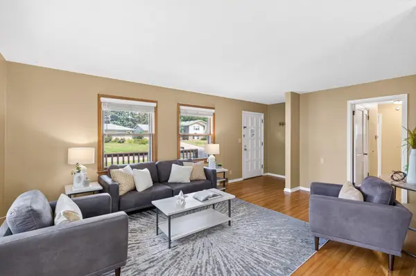 1406 Price AVE, Maplewood, MN 55109