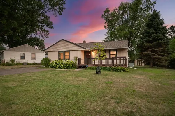 1406 Price AVE,  Maplewood,  MN 55109