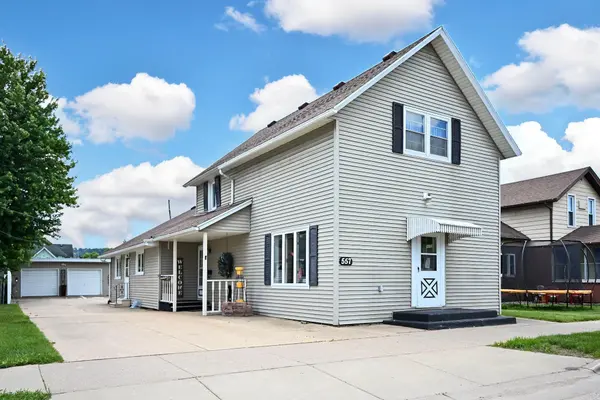 557 E 2nd ST, Winona, MN 55987