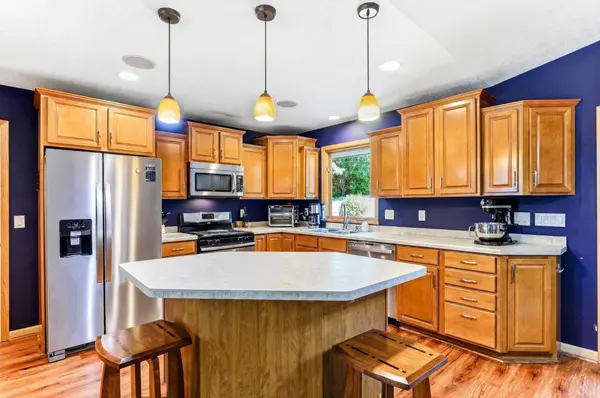 8594 Underwood LN N, Maple Grove, MN 55369