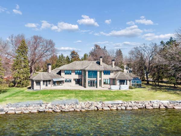 5360 Howards Point RD, Excelsior, MN 55331