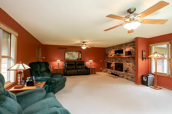 19634 Skyview CIR, Hutchinson, MN 55350