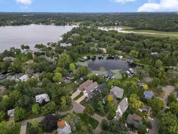 3061 Lake Shore BLVD, Minnetonka, MN 55391