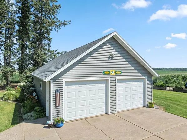 W3596 Artisan DR, Glen Flora, WI 54526