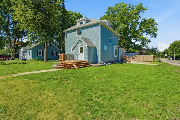 90 5th AVE NW, Wells, MN 56097