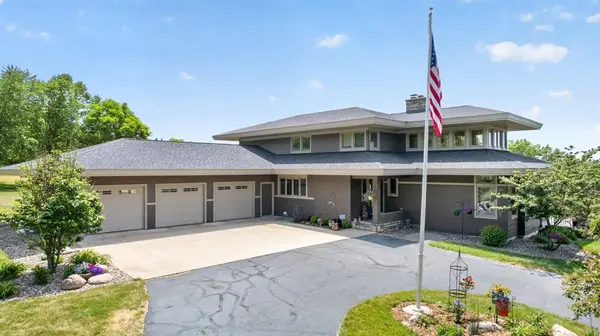 5185 Meadow Crossing RD SW, Rochester, MN 55902