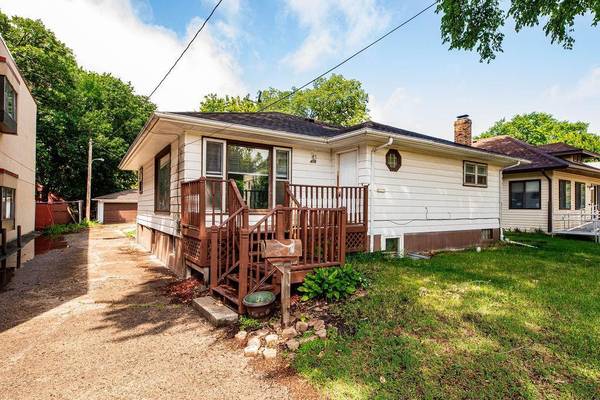 415 10th ST S, Moorhead, MN 56560
