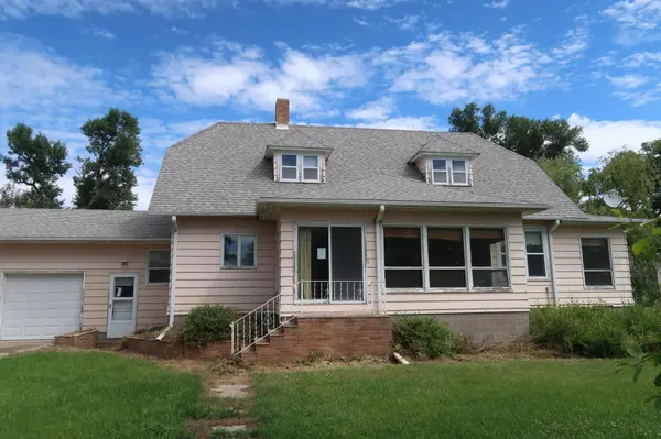 10 3rd AVE, Arthur, ND 58006