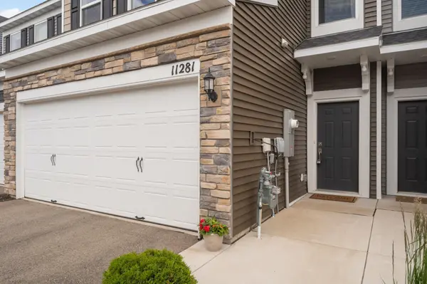 11281 Crestbury DR, Woodbury, MN 55129