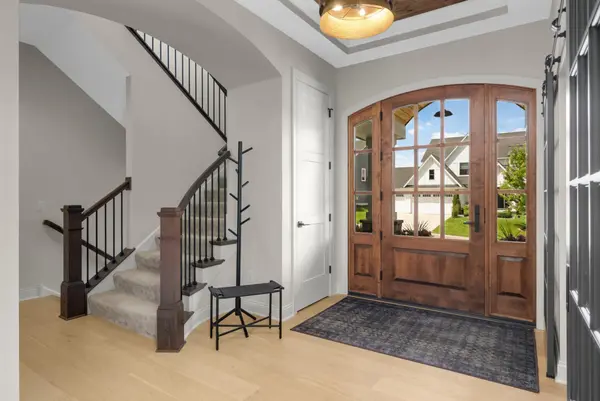5250 Yellowstone LN N, Plymouth, MN 55446