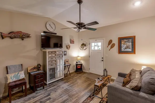5870 Fledgling Way DR NW, Walker, MN 56484