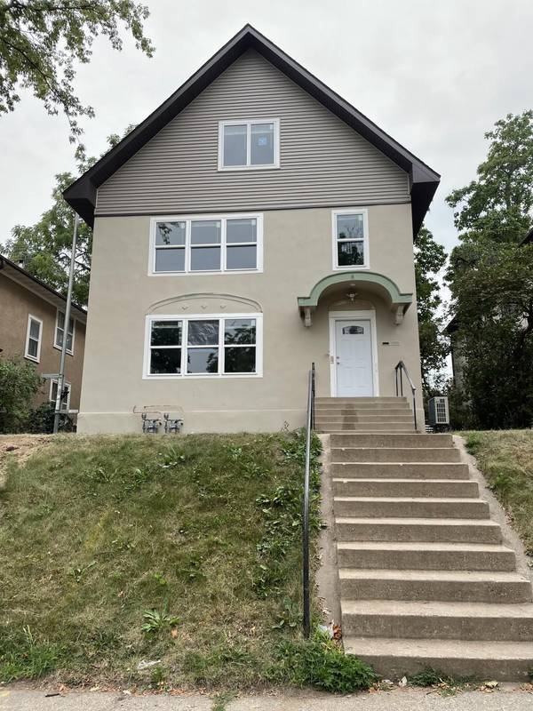 1952 Saint Clair AVE, Saint Paul, MN 55105