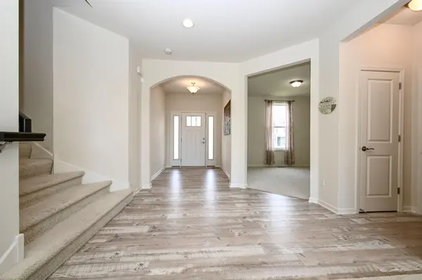 9343 Compass Pointe RD, Woodbury, MN 55129