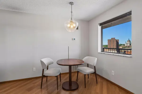 78 10th ST E #1610, Saint Paul, MN 55101