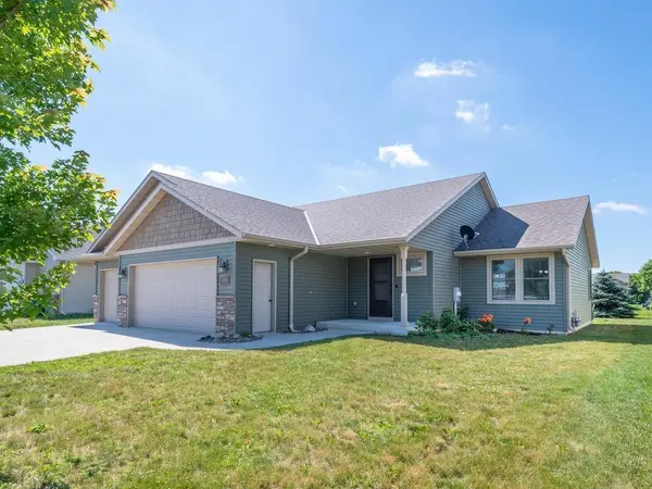1180 Farmers LN, Belle Plaine, MN 56011