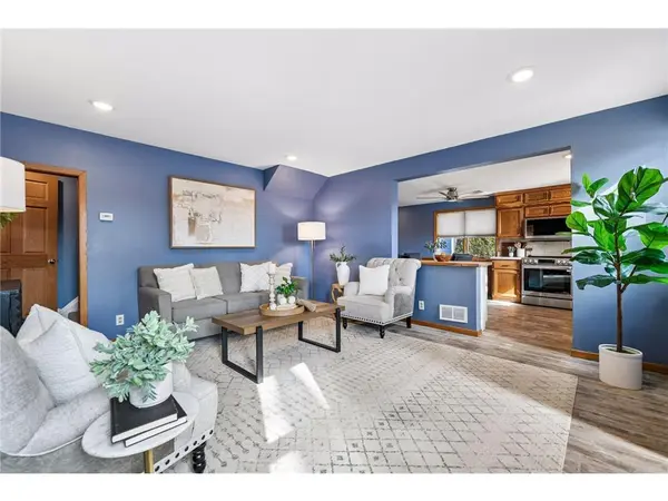500 E 1st ST, Waconia, MN 55387