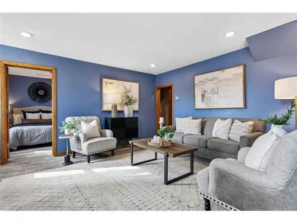 500 E 1st ST, Waconia, MN 55387