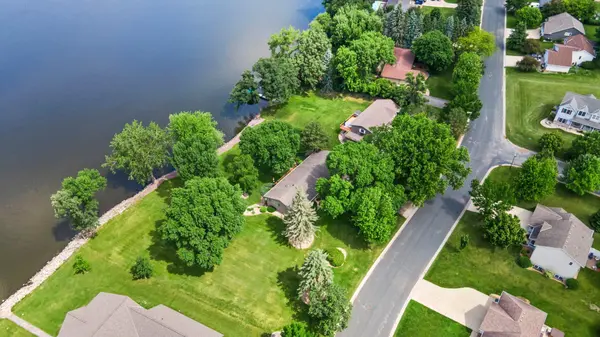 830 Lakewood DR SW, Hutchinson, MN 55350