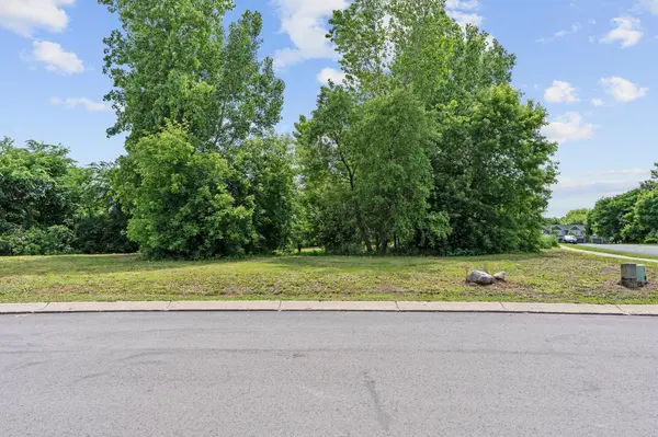 7621 Red Fox TRL, Greenfield, MN 55373