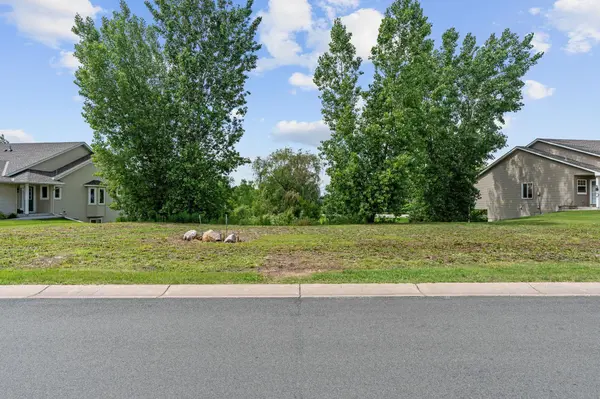 7635 Red Fox TRL, Greenfield, MN 55373