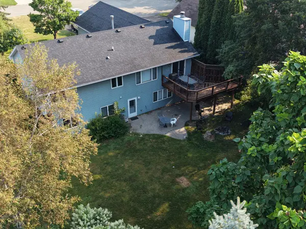 2508 Knoll CIR, Maplewood, MN 55109