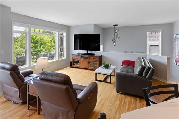 70 Lake Riley TRL, Chanhassen, MN 55317