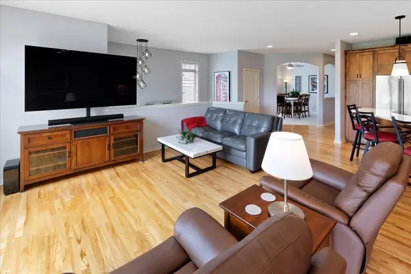 70 Lake Riley TRL, Chanhassen, MN 55317