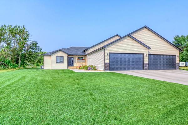 6779 Ashwood LOOP S, Fargo, ND 58104
