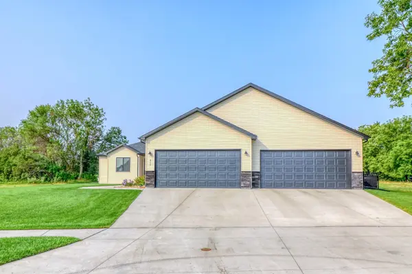 6779 Ashwood LOOP S, Fargo, ND 58104