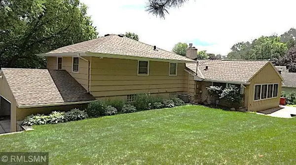 1627 Deerwood DR, South Saint Paul, MN 55075